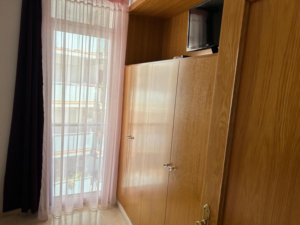 Apartaments Superiors Mtb Only Couples Lloret de Mar Eksteriør bilde